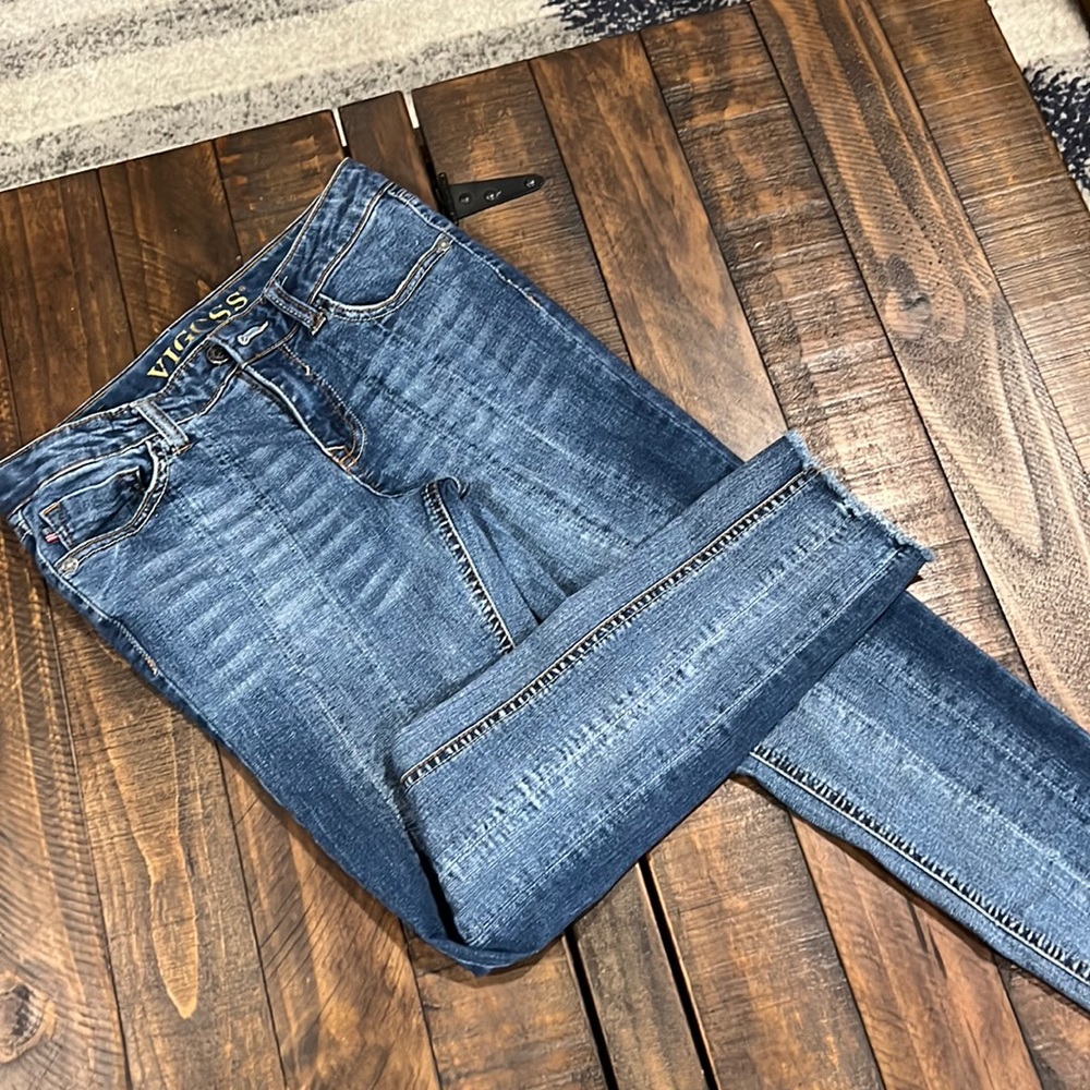 EUC vigoss girls jeans! Frayed hem fun style!